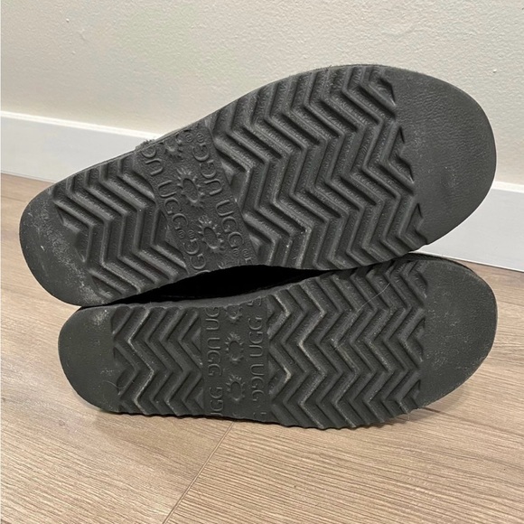 Ugg tall black boots - Picture 5 of 6